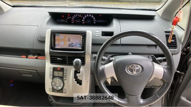 Toyota NOAH 2009-07 8280712-16