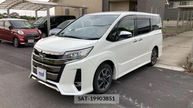 Toyota NOAH 2021-11 8280877-11