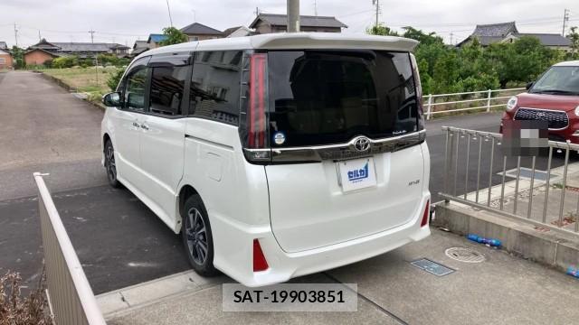 Toyota NOAH 2021-11 8280877-12