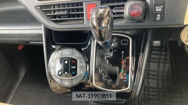 Toyota NOAH 2021-11 8280877-14