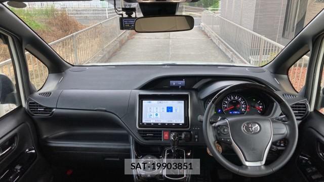 Toyota NOAH 2021-11 8280877-2