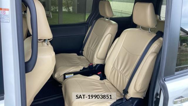 Toyota NOAH 2021-11 8280877-6