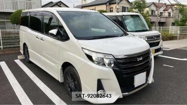 Toyota NOAH 2017-06 8281035-11