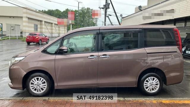 Toyota NOAH 2014-08 8281066-10