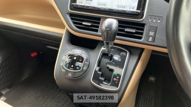 Toyota NOAH 2014-08 8281066-14