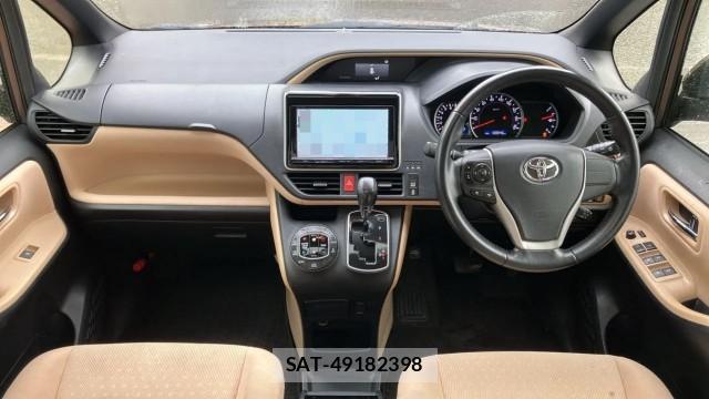 Toyota NOAH 2014-08 8281066-2