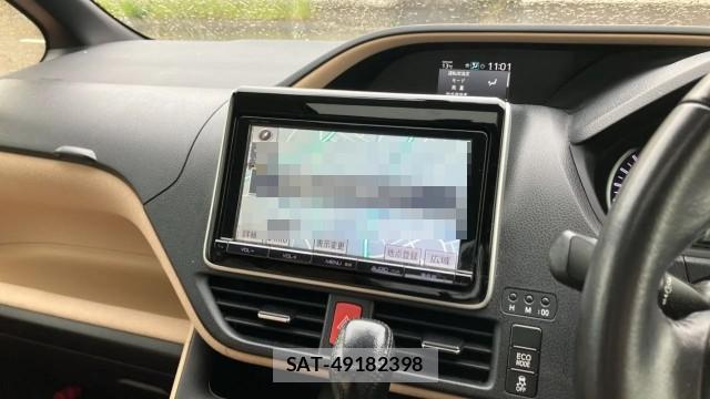 Toyota NOAH 2014-08 8281066-4