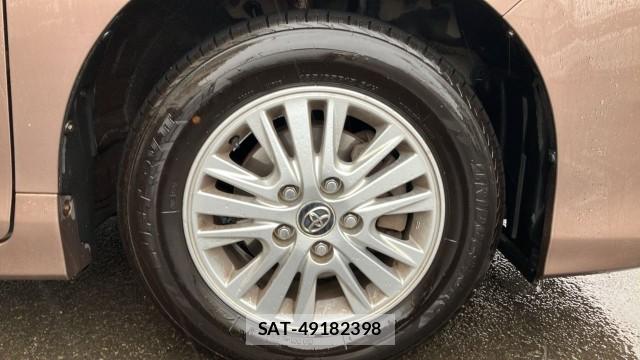 Toyota NOAH 2014-08 8281066-8