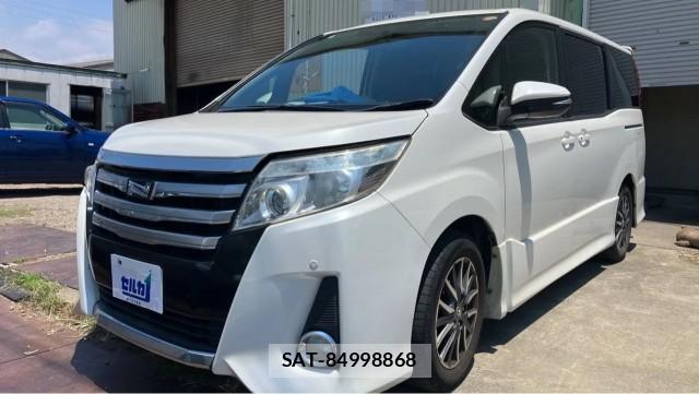 Toyota NOAH 2014-03 8281131-0