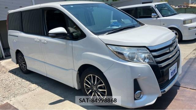 Toyota NOAH 2014-03 8281131-11