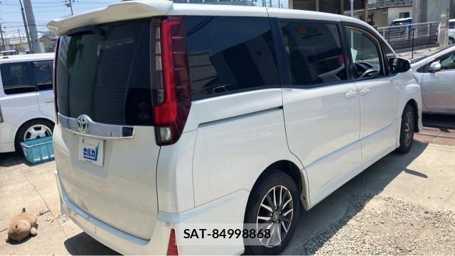 Toyota NOAH 2014-03 8281131-12