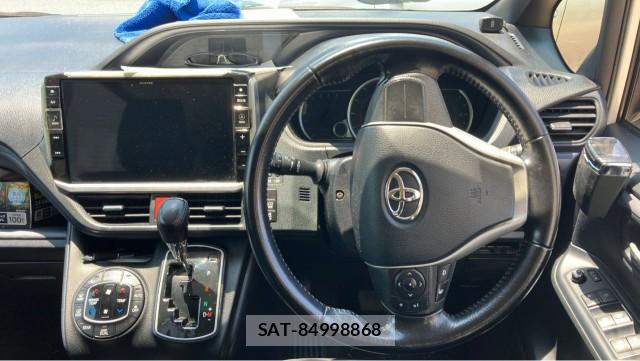 Toyota NOAH 2014-03 8281131-16