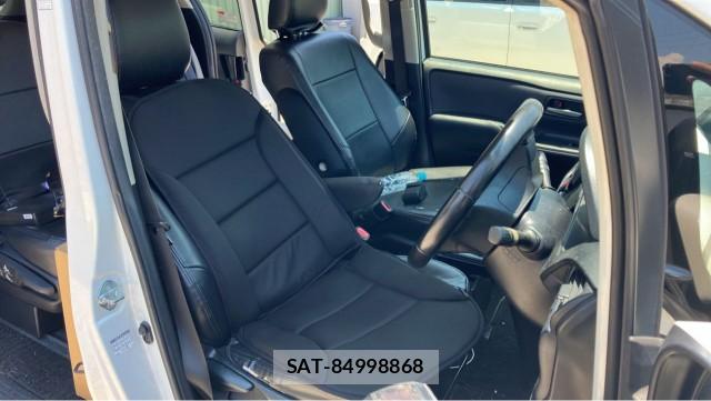 Toyota NOAH 2014-03 8281131-5