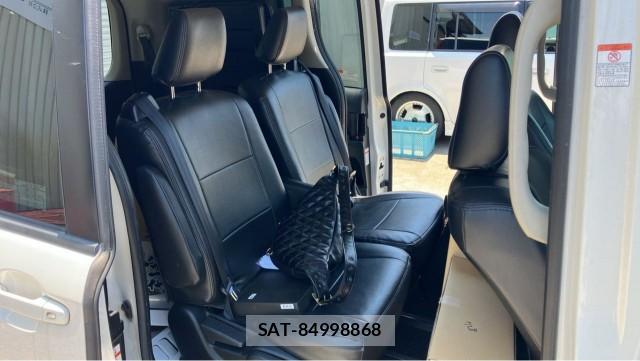 Toyota NOAH 2014-03 8281131-6