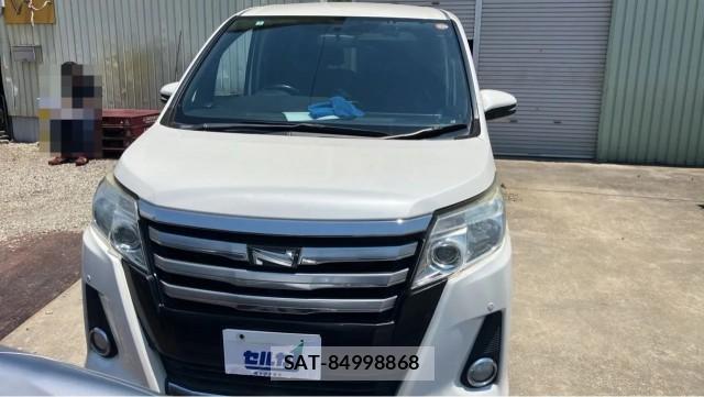 Toyota NOAH 2014-03 8281131-9