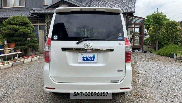 Toyota NOAH 2007-07 8281283-1