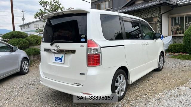 Toyota NOAH 2007-07 8281283-12