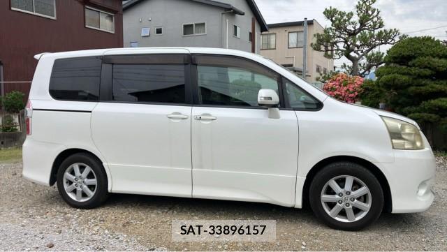 Toyota NOAH 2007-07 8281283-3