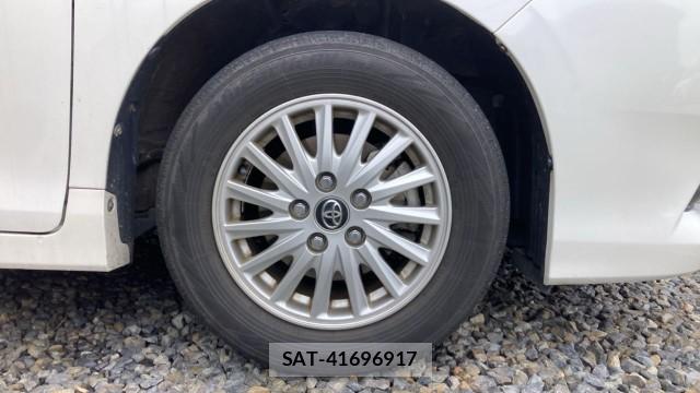 Toyota NOAH 2015-08 8281332-8