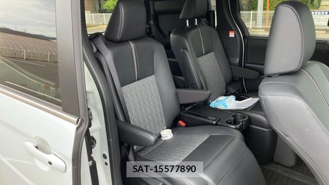Toyota NOAH 2025-12 8281486-6