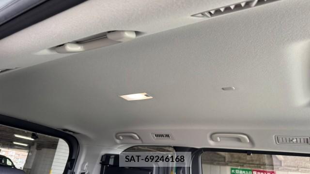 Toyota NOAH 2026-01 8281500-14