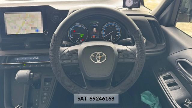 Toyota NOAH 2026-01 8281500-15