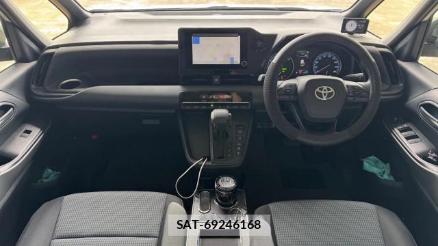 Toyota NOAH 2026-01 8281500-2
