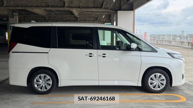 Toyota NOAH 2026-01 8281500-3