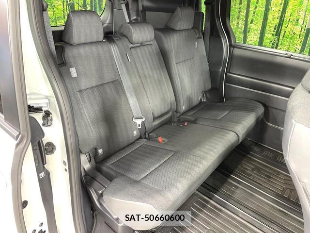 Toyota NOAH 2023-11 8281785-8