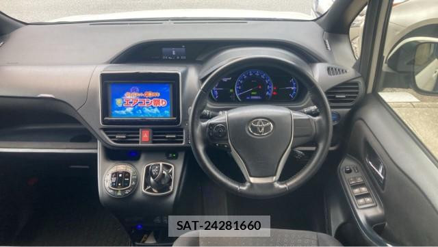 Toyota NOAH 2014-09 8281878-16