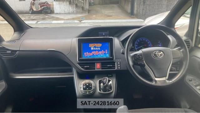 Toyota NOAH 2014-09 8281878-2