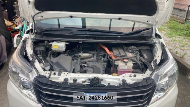 Toyota NOAH 2014-09 8281878-7
