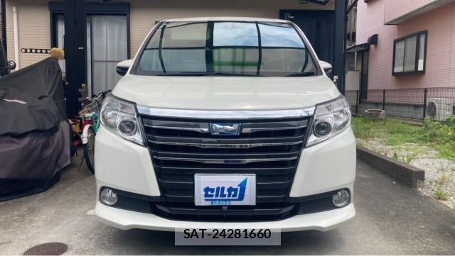 Toyota NOAH 2014-09 8281878-9