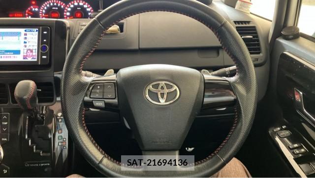 Toyota NOAH 2014-01 8281948-16