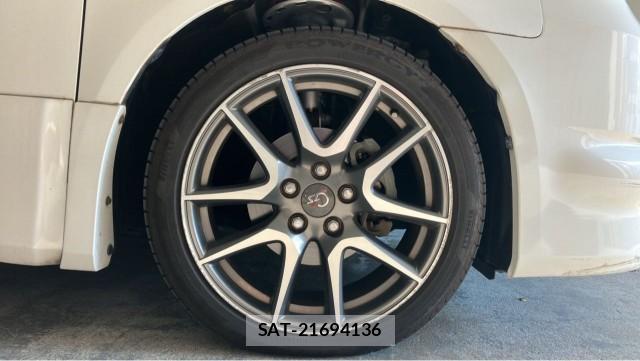 Toyota NOAH 2014-01 8281948-8