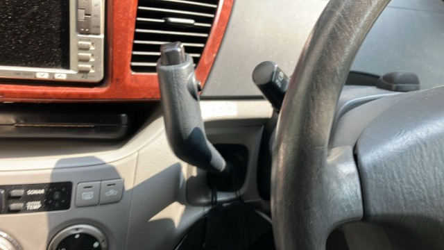 Toyota NOAH 2003-12 8281958-14