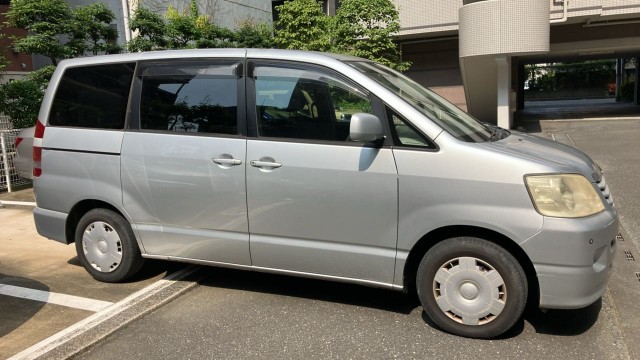 Toyota NOAH 2003-12 8281958-3