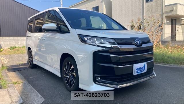 Toyota NOAH 2024-07 8282070-11