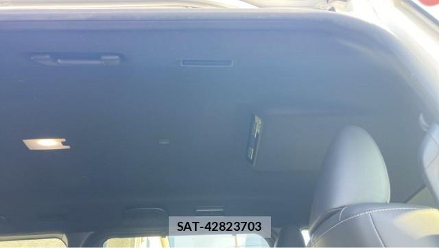 Toyota NOAH 2024-07 8282070-15