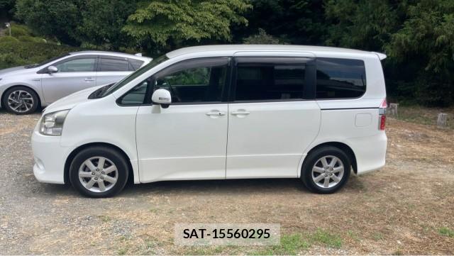 Toyota NOAH 2007-10 8282091-10