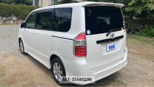 Toyota NOAH 2007-10 8282091-13