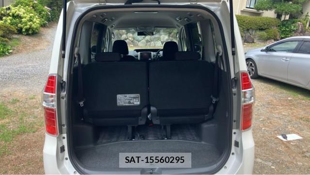 Toyota NOAH 2007-10 8282091-17