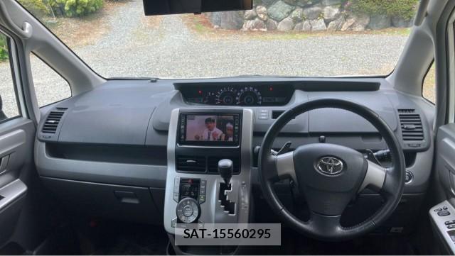Toyota NOAH 2007-10 8282091-2