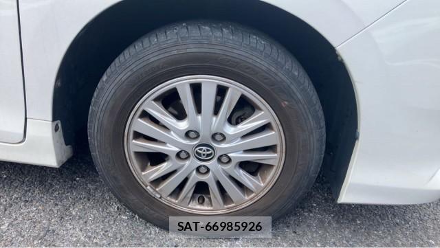 Toyota NOAH 2015-07 8282239-8