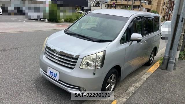 Toyota NOAH 2007-08 8282283-0