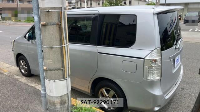 Toyota NOAH 2007-08 8282283-10