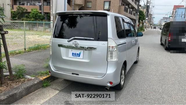 Toyota NOAH 2007-08 8282283-12
