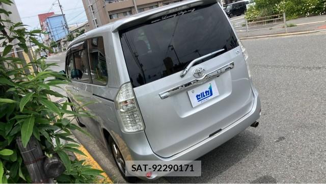 Toyota NOAH 2007-08 8282283-13