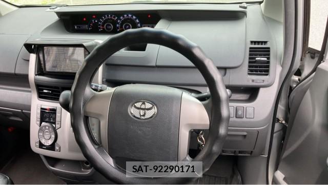 Toyota NOAH 2007-08 8282283-16