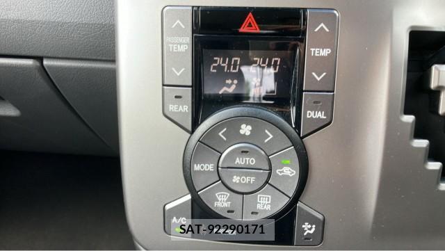 Toyota NOAH 2007-08 8282283-4